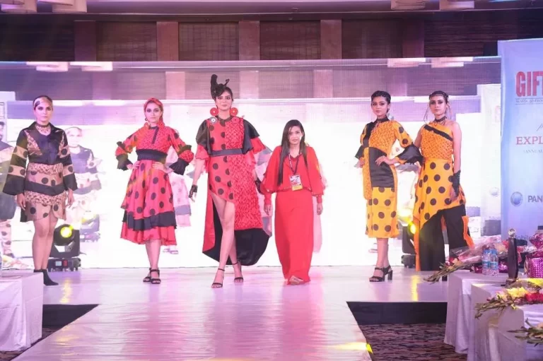 Fashion design course in kolkata fashion show participation with mentor walk