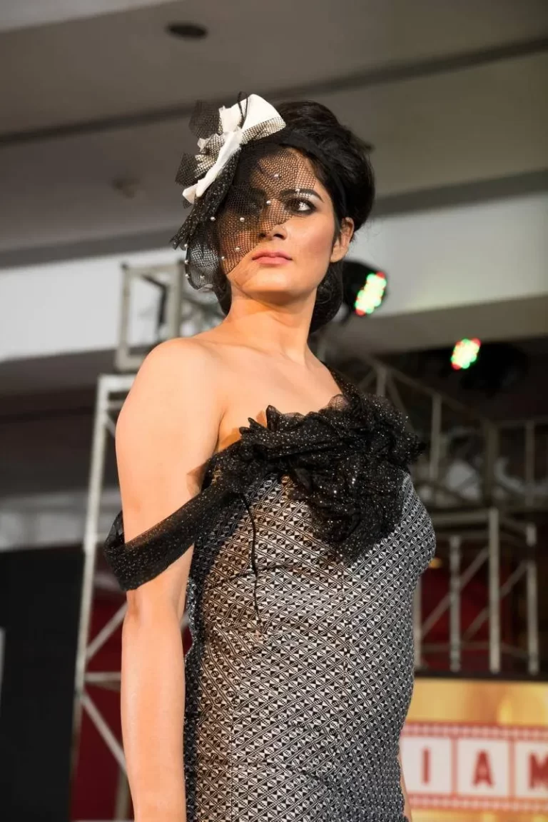 Fashion Designing Institute Kolkata Fashion Show glocy black